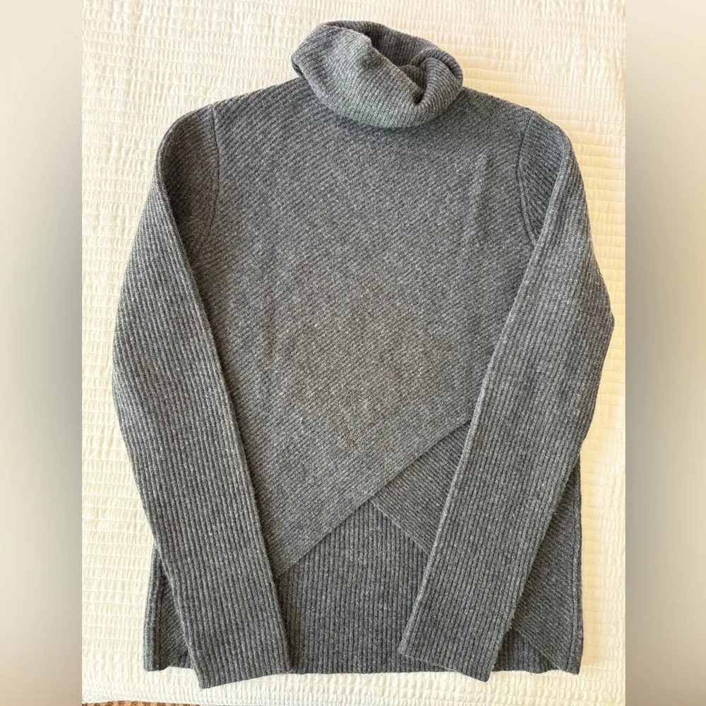 A.L.C Pippa turtleneck cashmere blend sweater size small - Picture 4 of 6